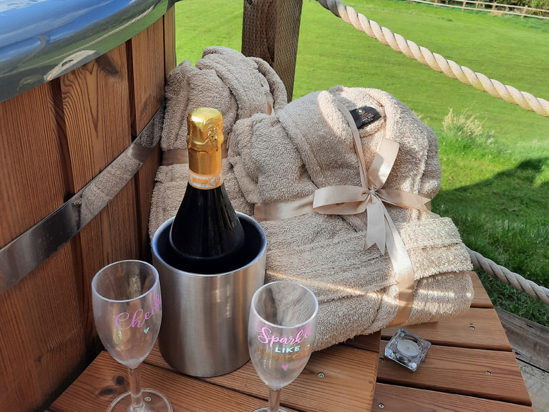 Glamping hot tub leicestershire