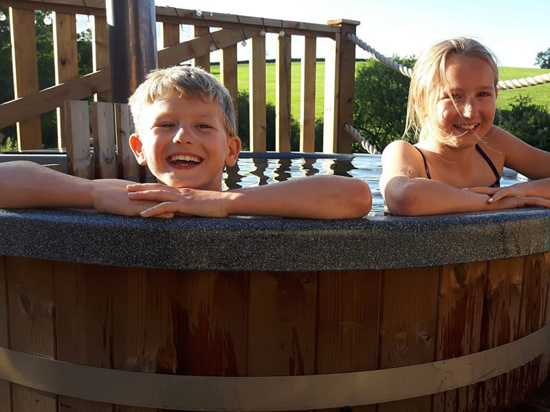 Glamping hot tub leicestershire